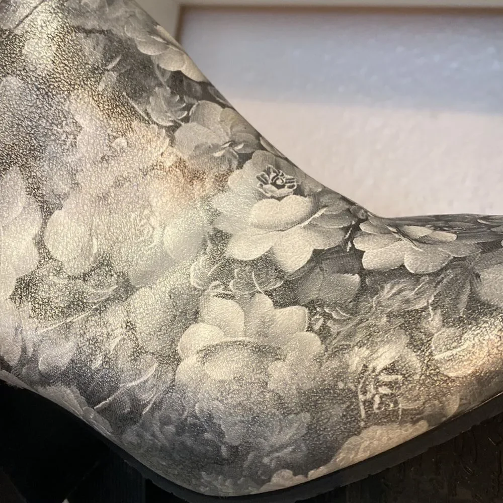 Sbicca Estela Floral Scenic Block Heel Open Toe Black Gray Sandals Slip On Comfy